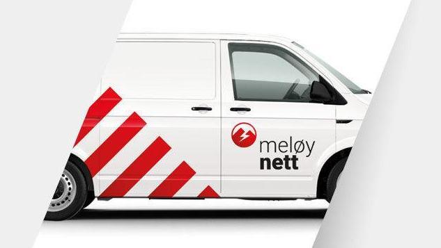 Illustrasjonsfoto som viser en varebil dekorert med ny logo